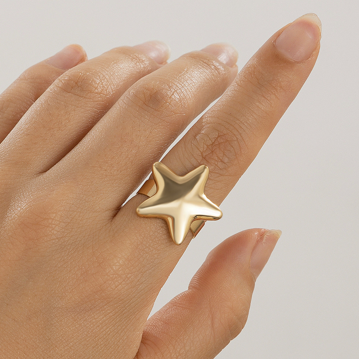 Niche Three-dimensional Star Ring Opening